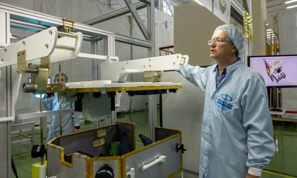 Спутники класса «Марафон» планируют собирать по одному аппарату за два дня